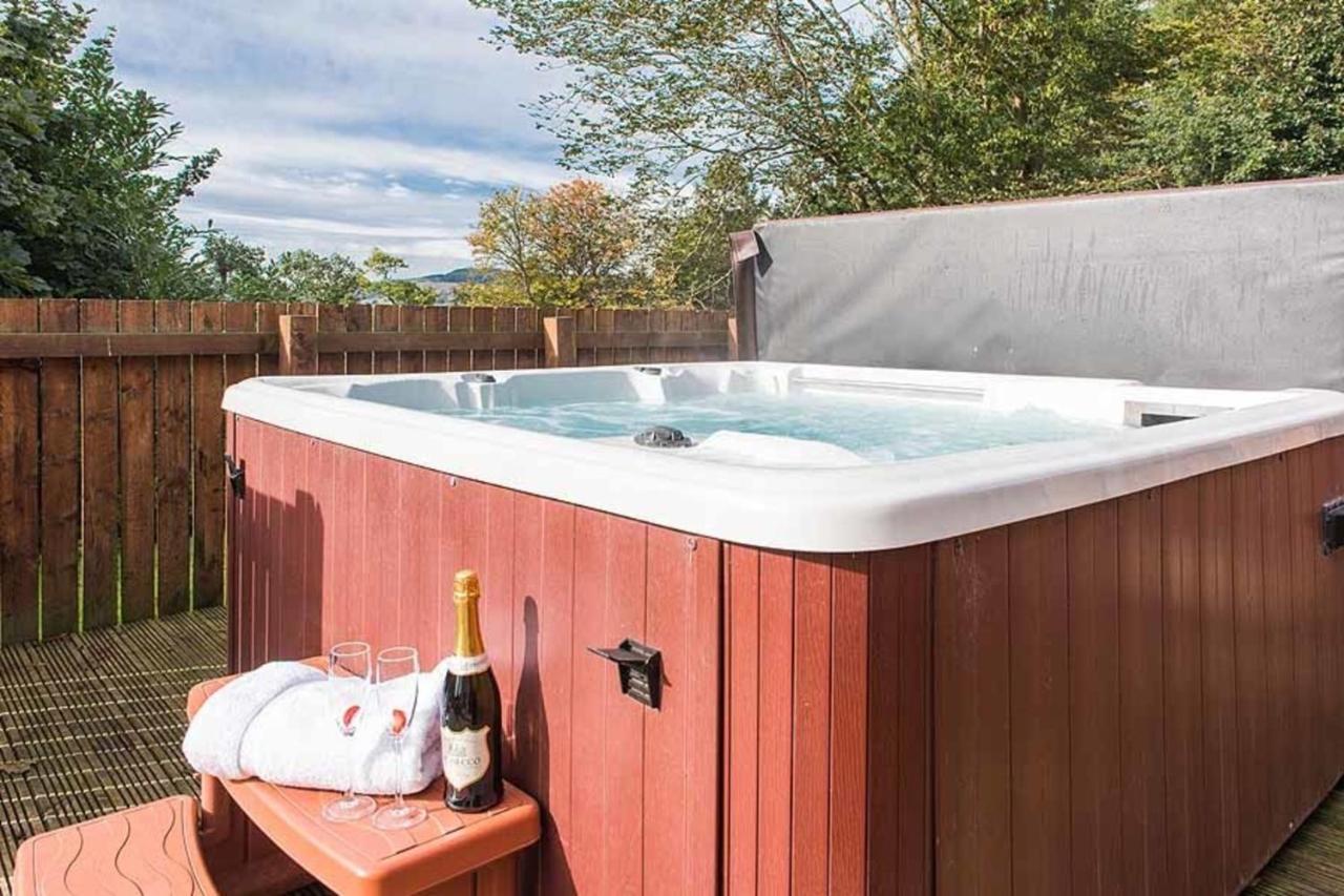 The Granary With Hot Tub Near Perth Perthshire Villa Forgandenny Buitenkant foto