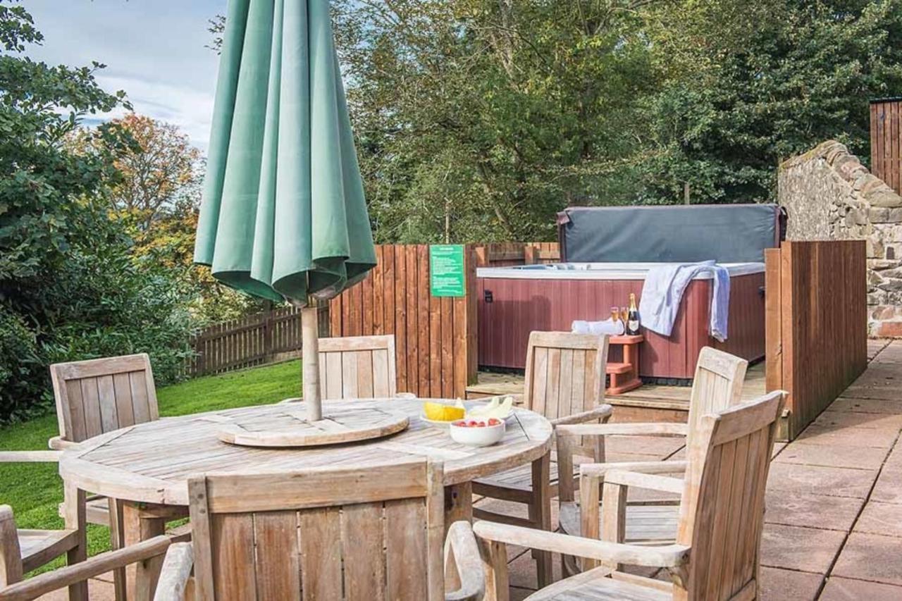 The Granary With Hot Tub Near Perth Perthshire Villa Forgandenny Buitenkant foto